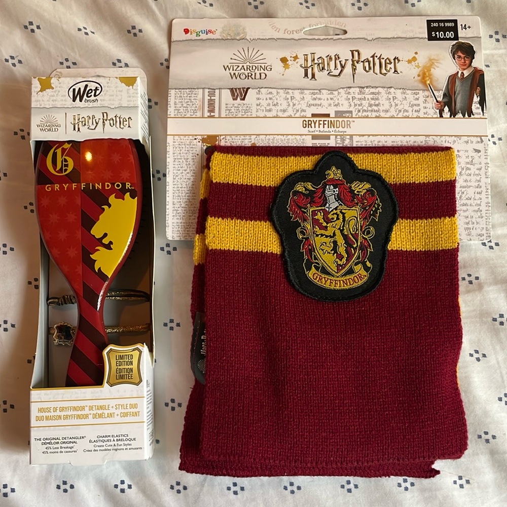 Harry Potter Gryffindor scarf and WET hairbrush